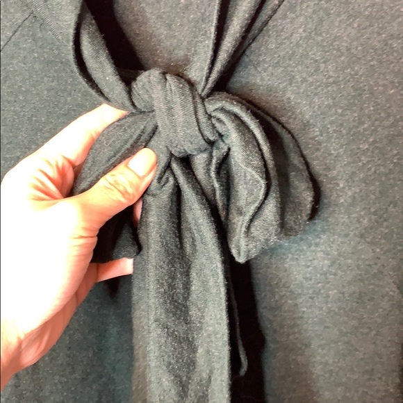 Green Bow top - Picture 2 of 5